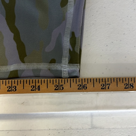 NWT Fleo El Toro 25” Leggings Cadence Camo Womens Size S Workout Active Pants - Picture 8 of 8